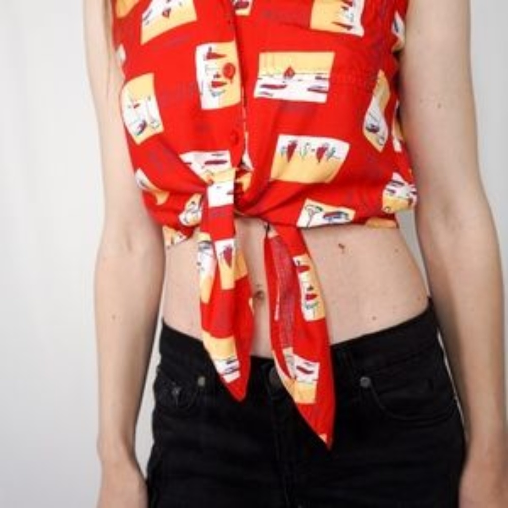 Liz Claiborne Vintage Abstract Red Tie Up Crop Top - Picture 6 of 6